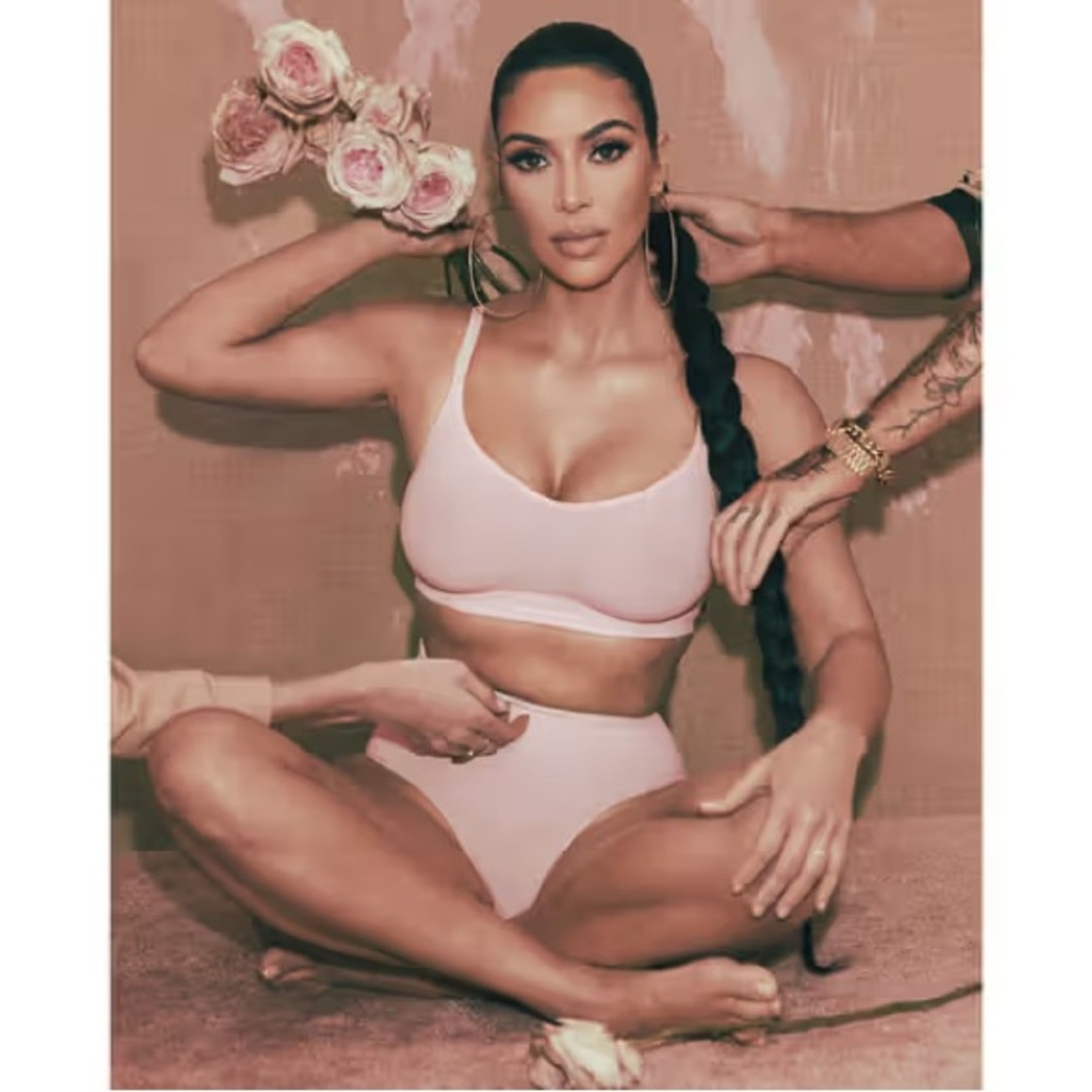 SKIMS Limited Edition Valentines Day 2020 Seamless Sculpt Bra in Dusty Pink - S